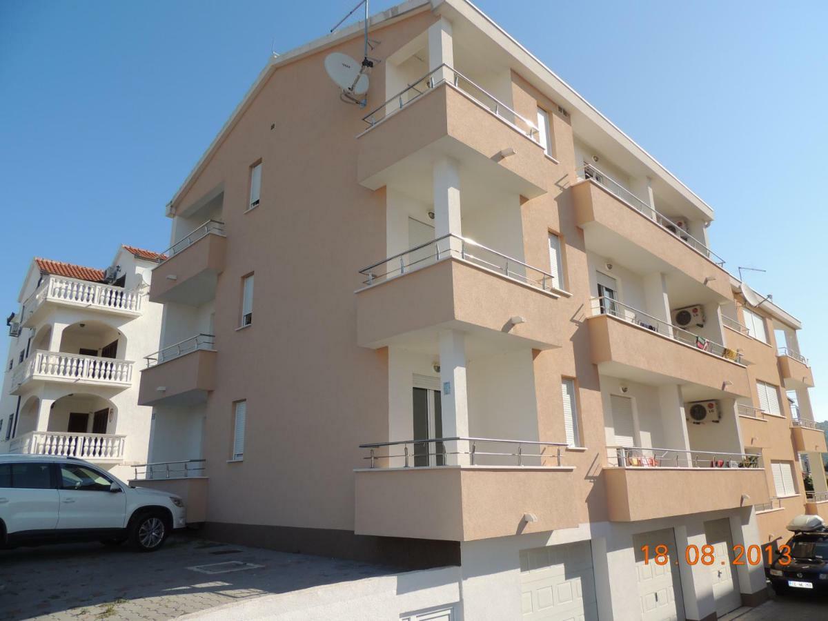 Apartments Naomi And Marsel Trogir Exterior photo